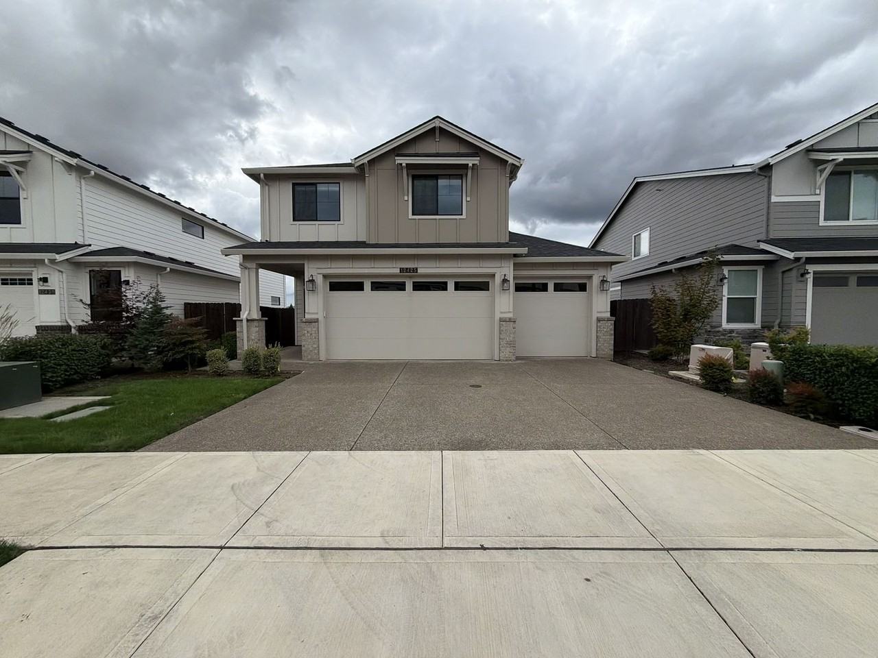 12425 Sw Silvertip St - Photo 2 of 50