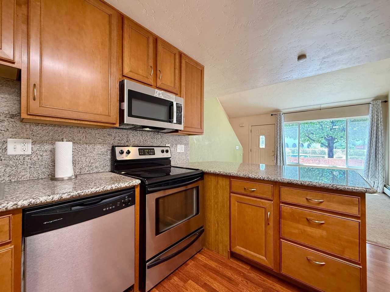950 Northern Way #26 - Photo 5 of 12