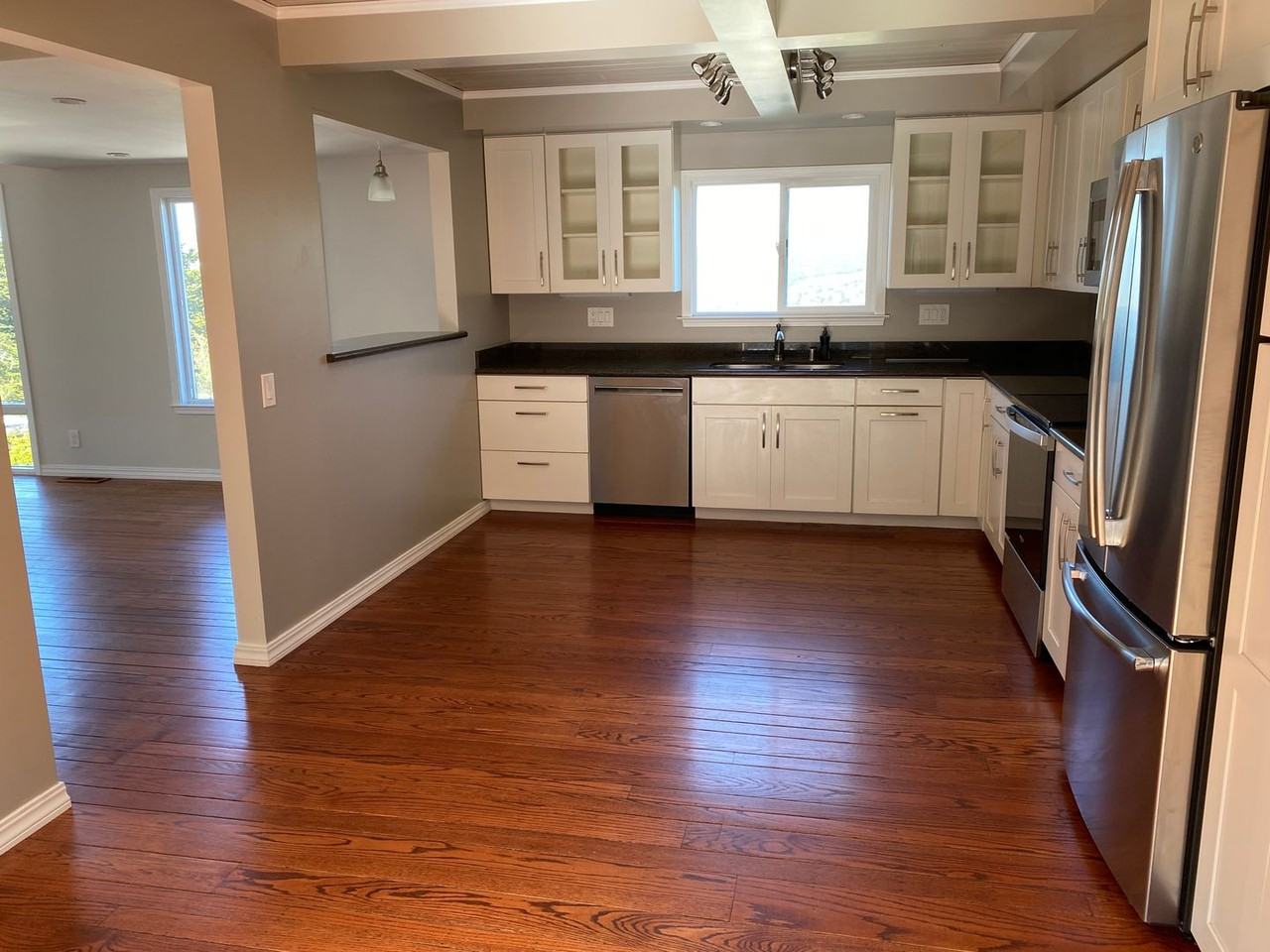 145 Stanford Ave - Photo 5 of 11