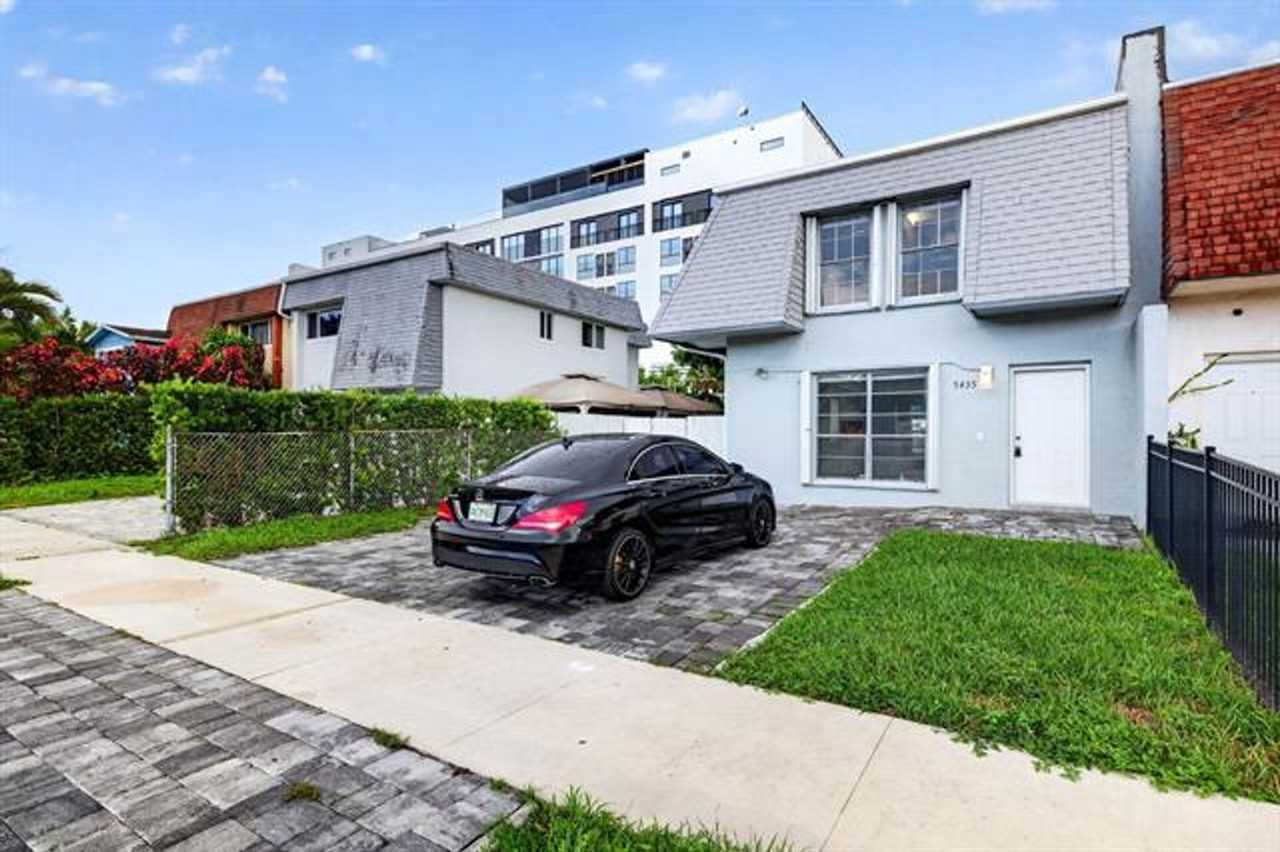 5435 5435 SW 44th Ter th 5435 - Photo 4 of 50