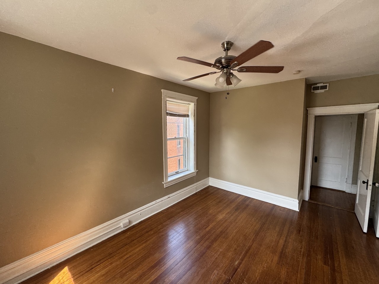 3870A Arsenal St #4 - Photo 5 of 16