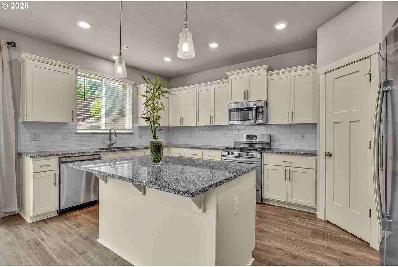15487 Se Hawthorne Meadows St - Photo 7 of 37
