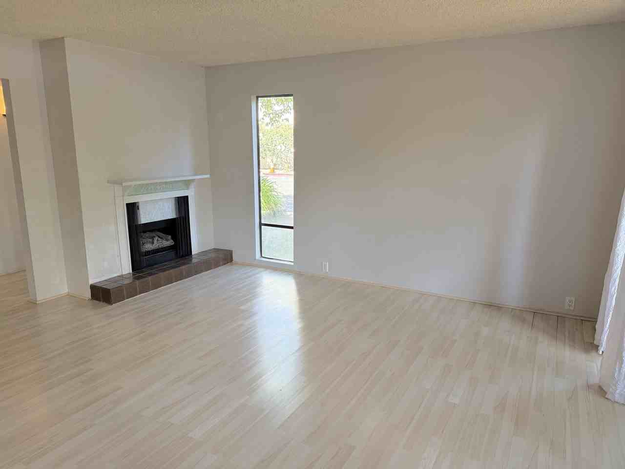 555 Vallombrosa Ave - Photo 3 of 8