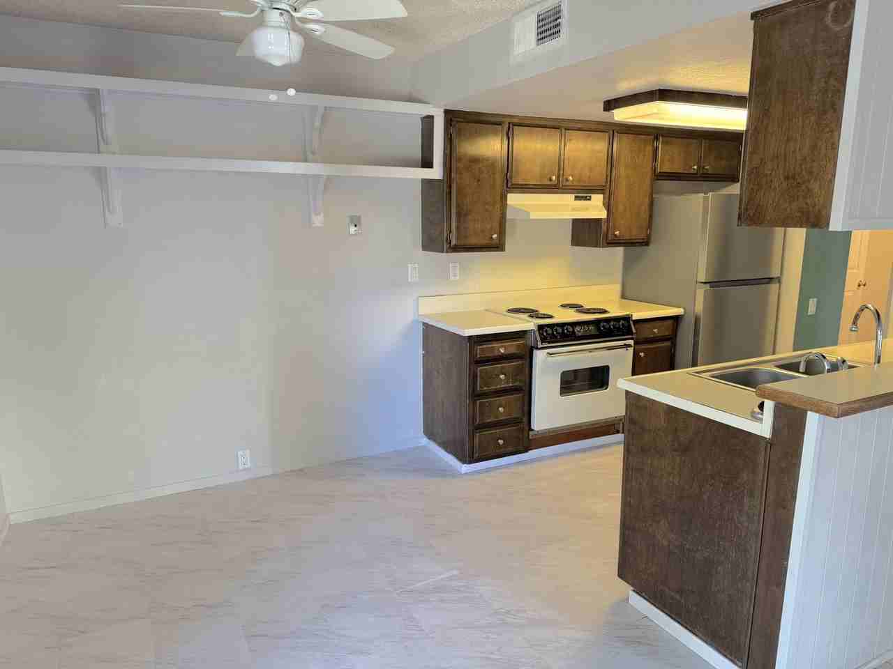555 Vallombrosa Ave - Photo 5 of 8