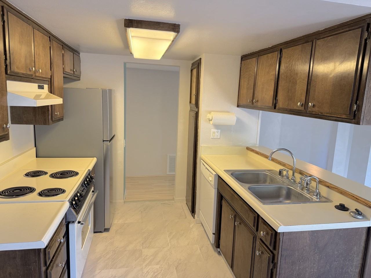 555 Vallombrosa Ave - Photo 6 of 8