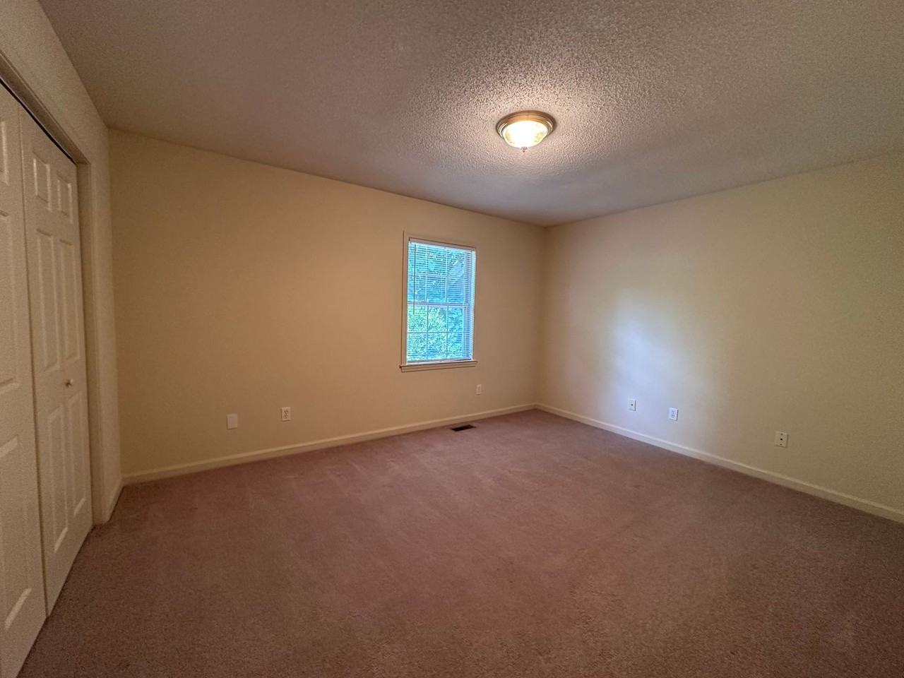 215 3rd St Nw - Photo 3 of 19