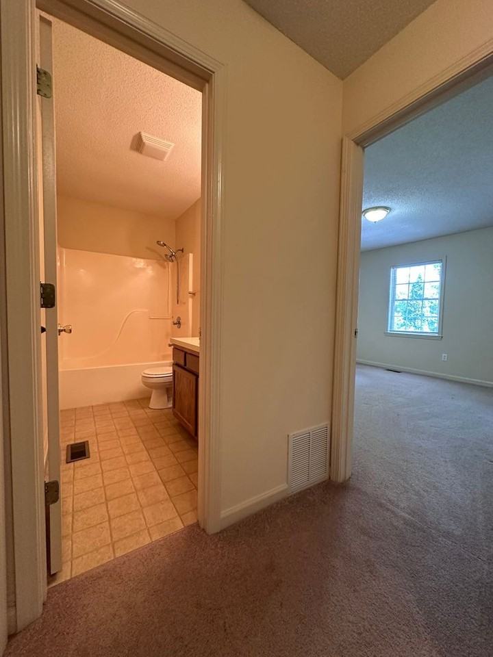 215 3rd St Nw - Photo 6 of 19