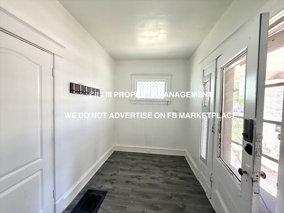 4328 Terrace St #1 - Photo 5 of 39