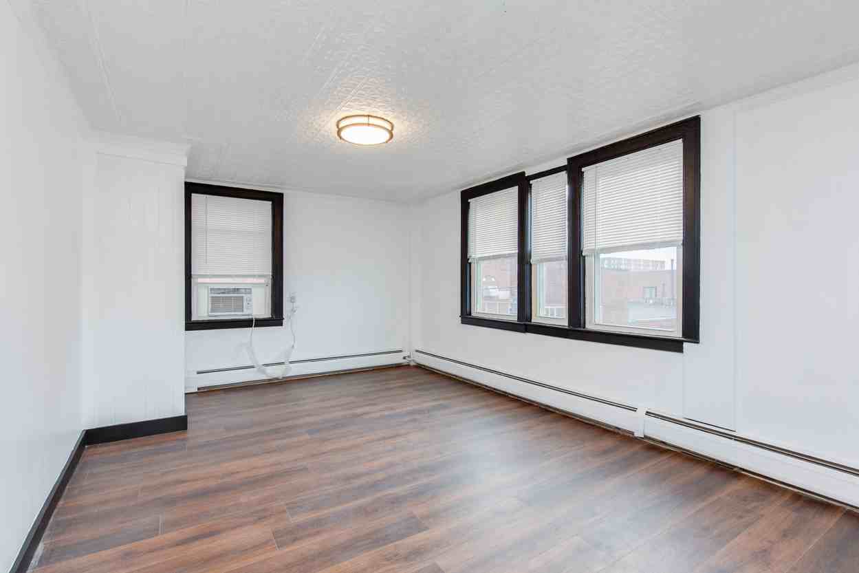 79 Court St #3 - Photo 2 of 8