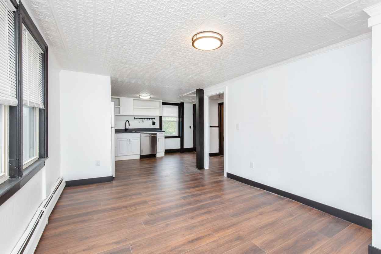 79 Court St #3 - Photo 3 of 8