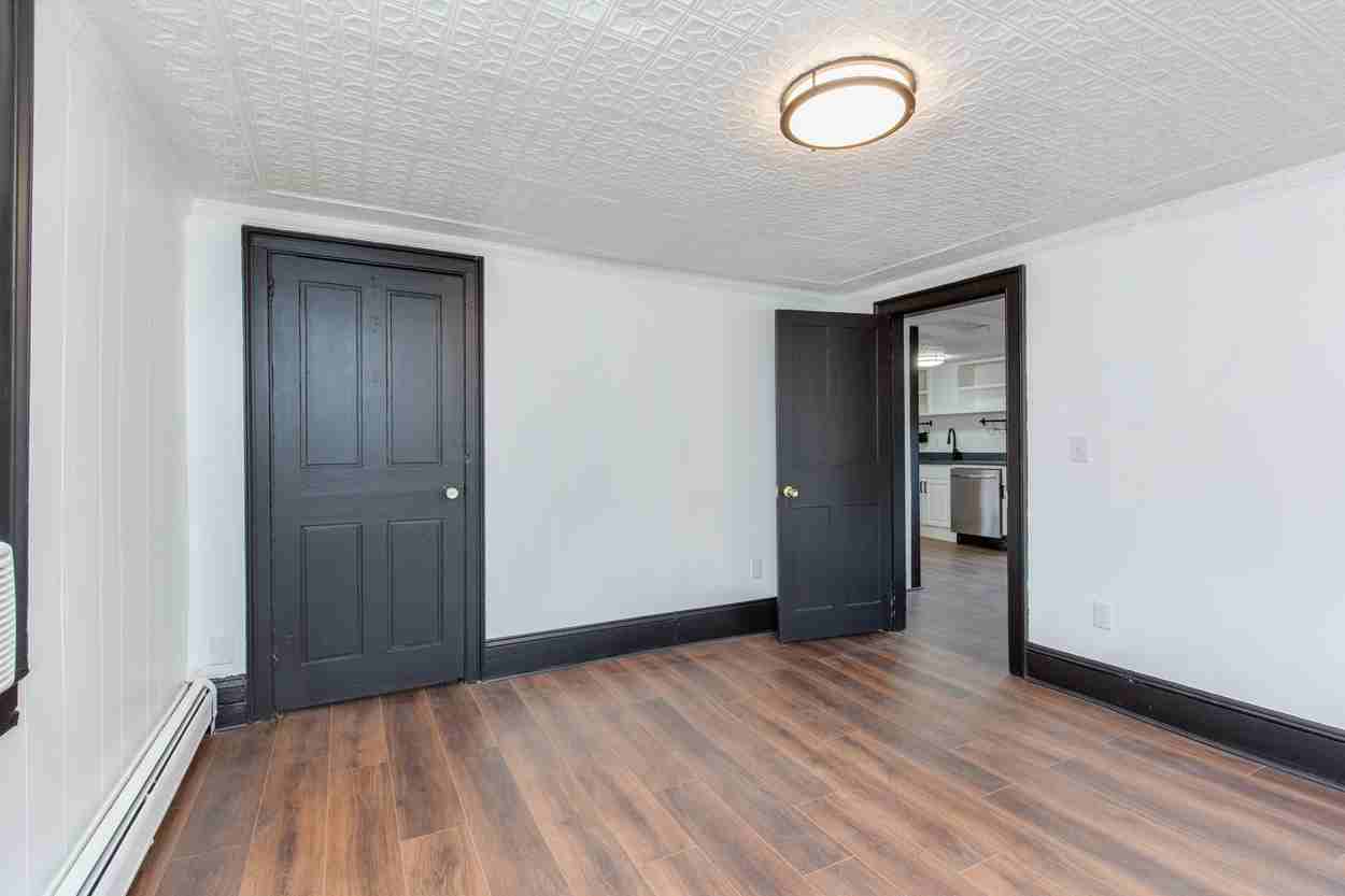 79 Court St #3 - Photo 5 of 8
