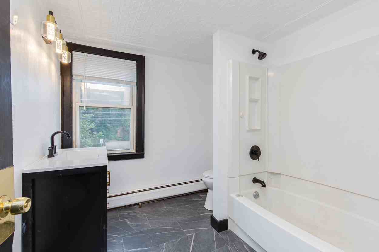 79 Court St #3 - Photo 6 of 8