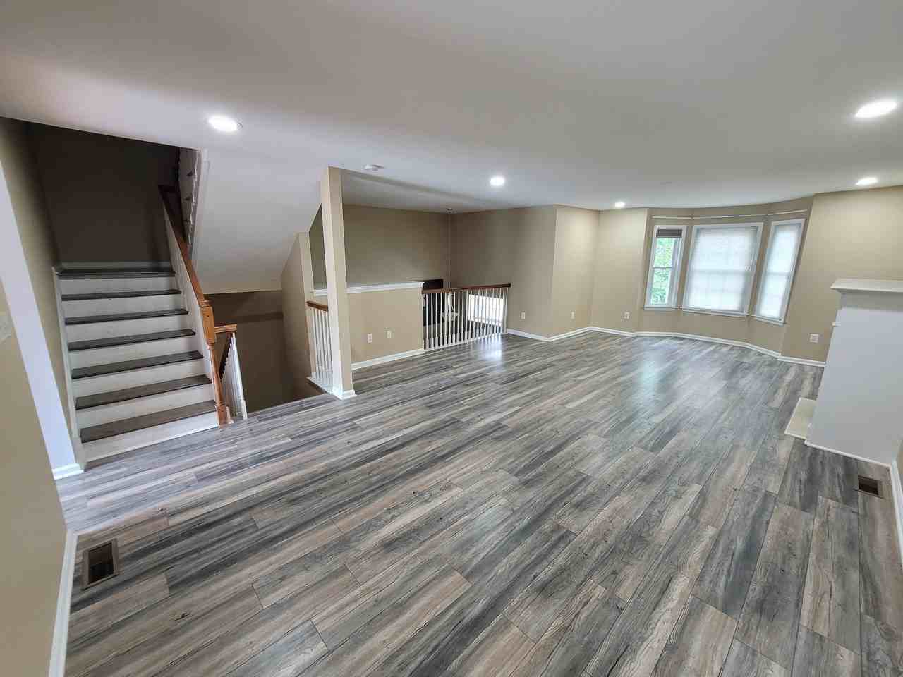 83 Hunt Club Dr #1 - Photo 3 of 10