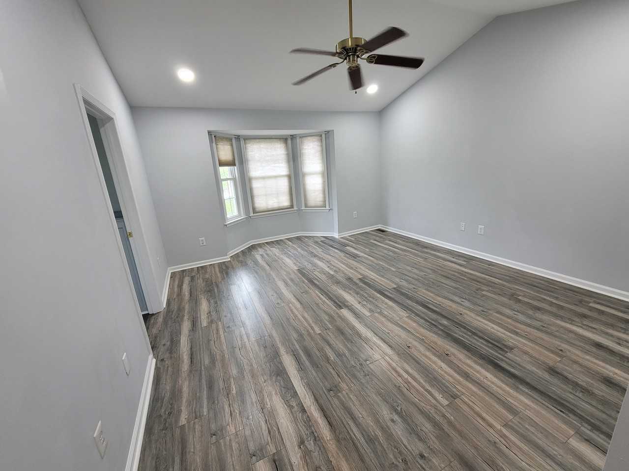 83 Hunt Club Dr #1 - Photo 5 of 10