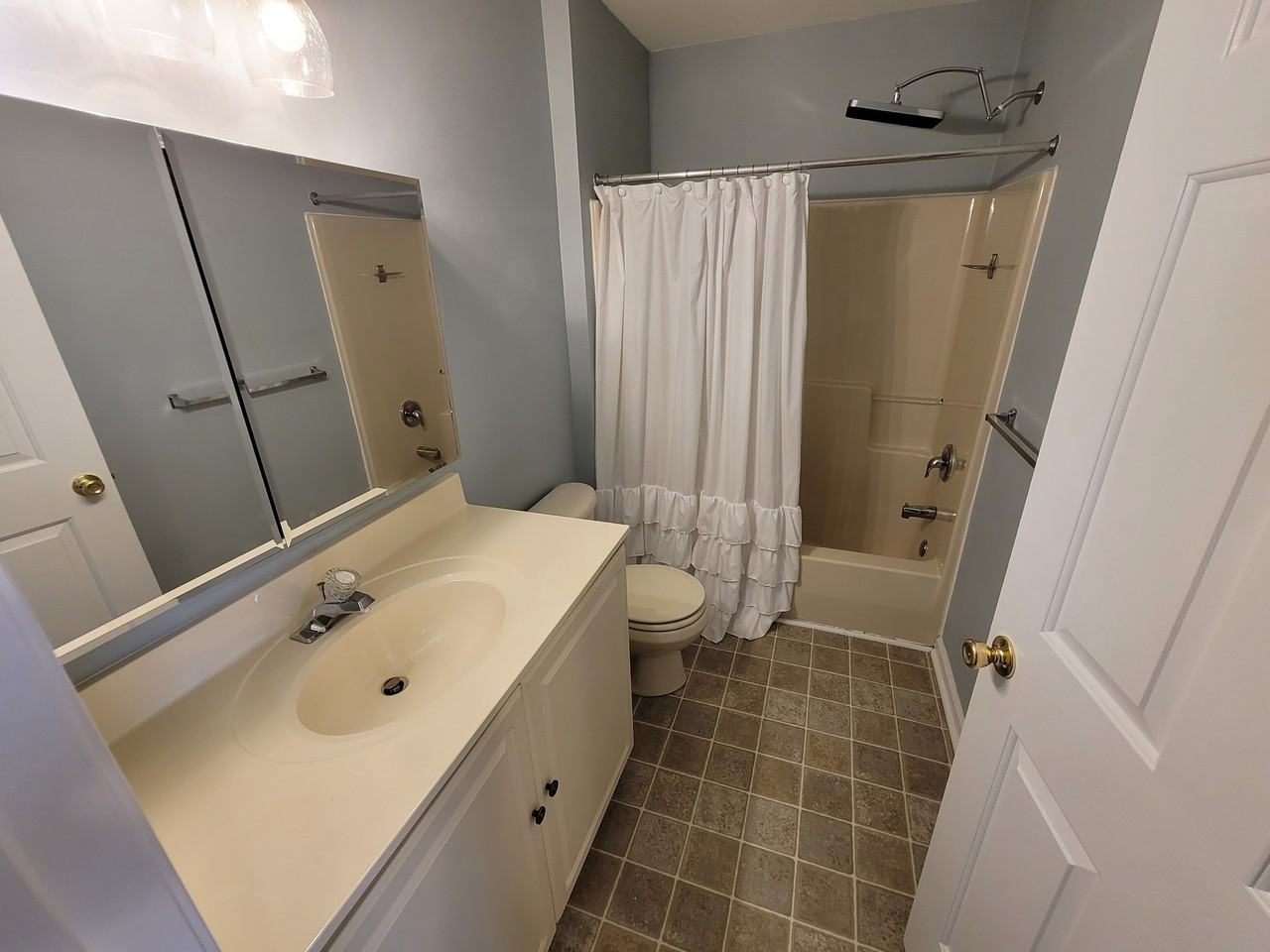 83 Hunt Club Dr #1 - Photo 6 of 10