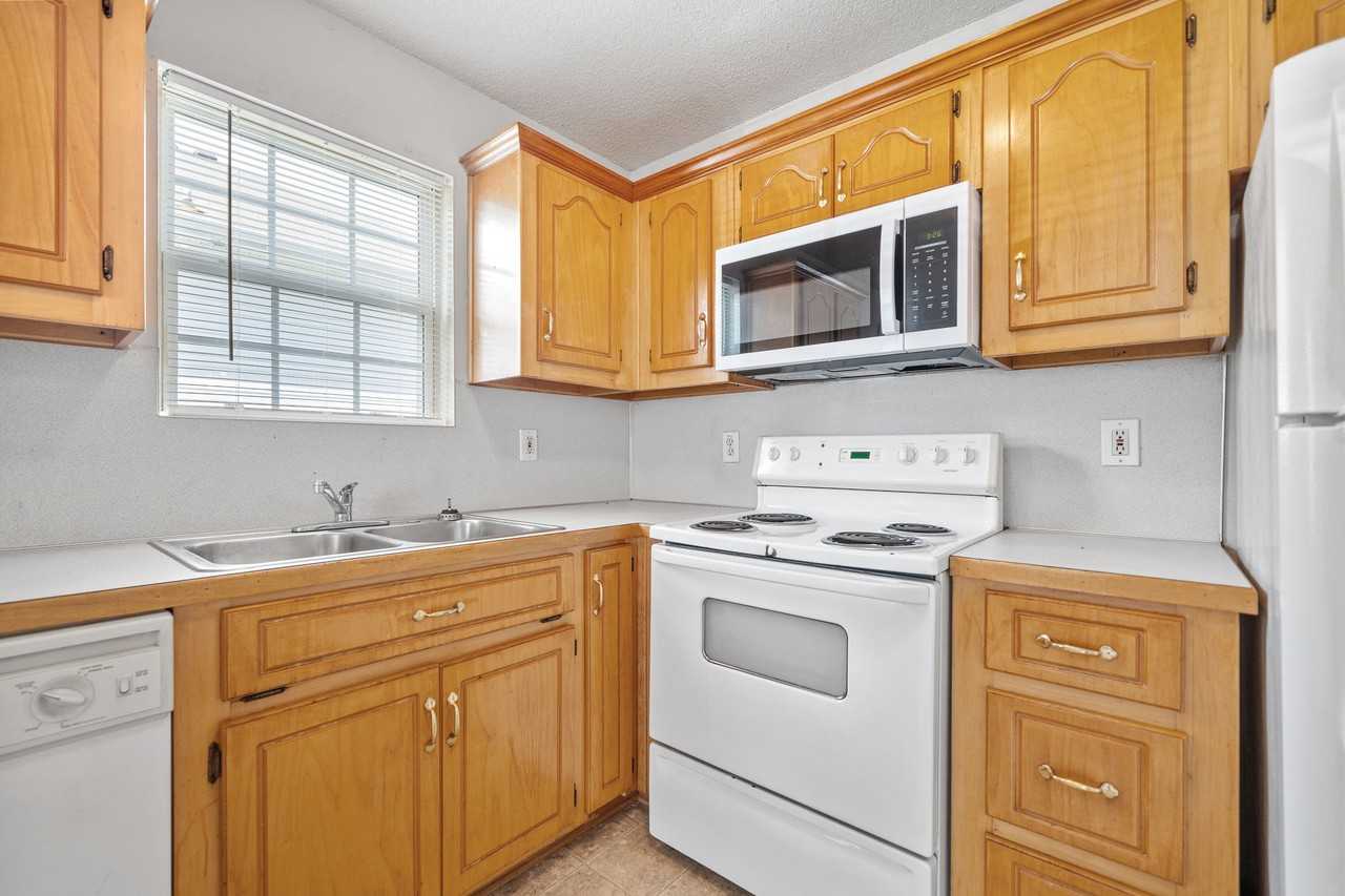86 Hanna Dr #A - Photo 2 of 27