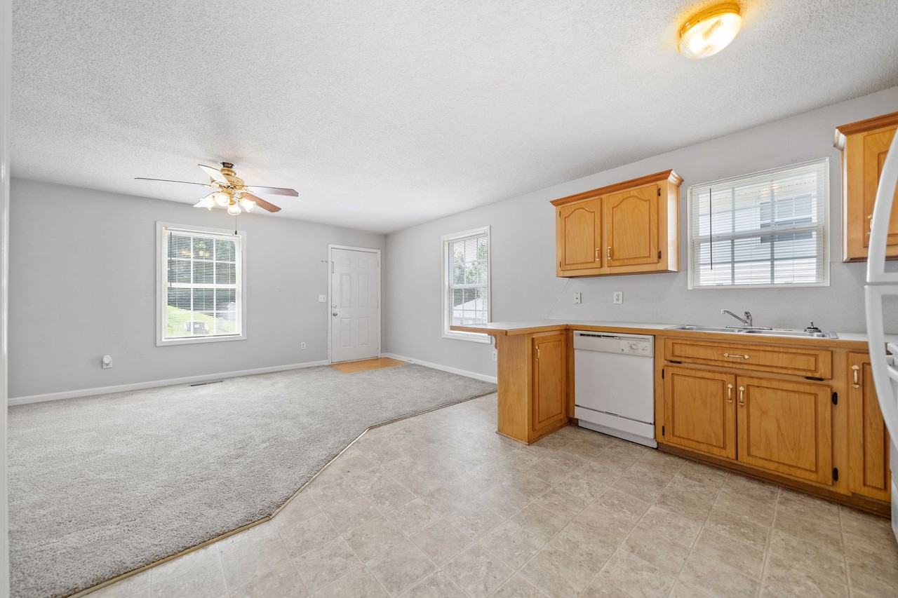 86 Hanna Dr #A - Photo 4 of 27