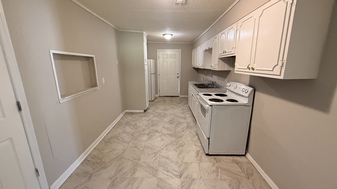 233 E Ann Dr Sw #1 - Photo 3 of 8