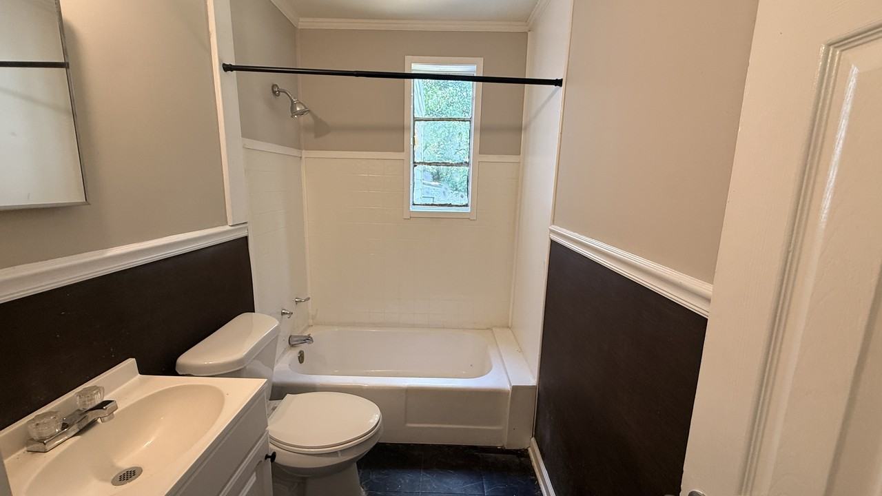 233 E Ann Dr Sw #1 - Photo 6 of 8