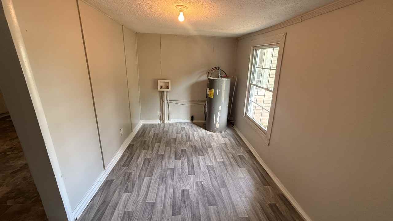 909 Exeter Ave #1 - Photo 6 of 6