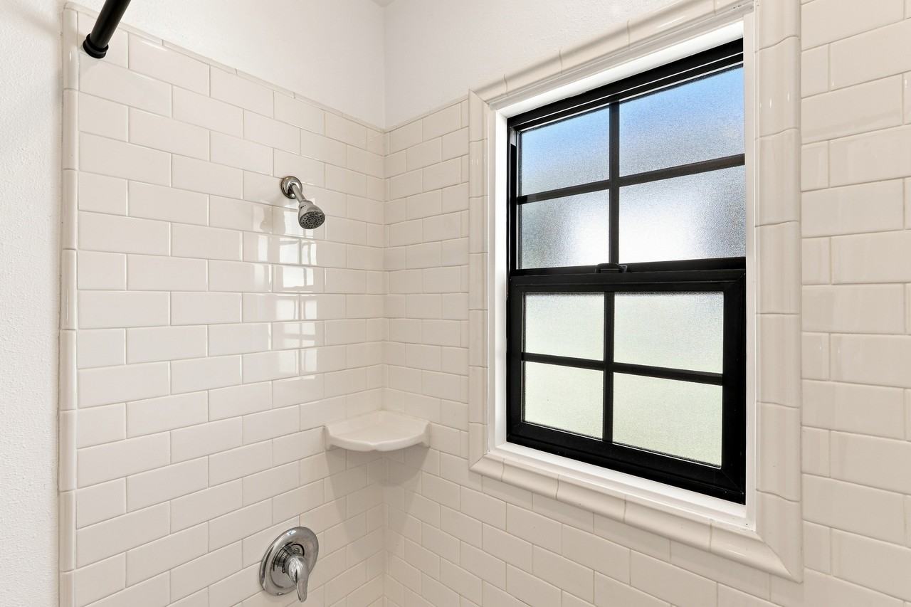 1987 Lake Ave #1 - Photo 6 of 26