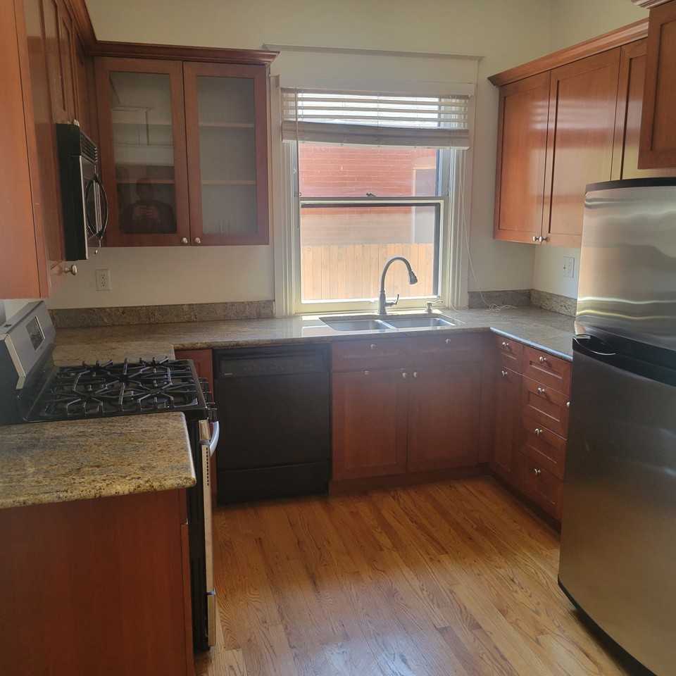 1060 S Emerson St - Photo 2 of 10