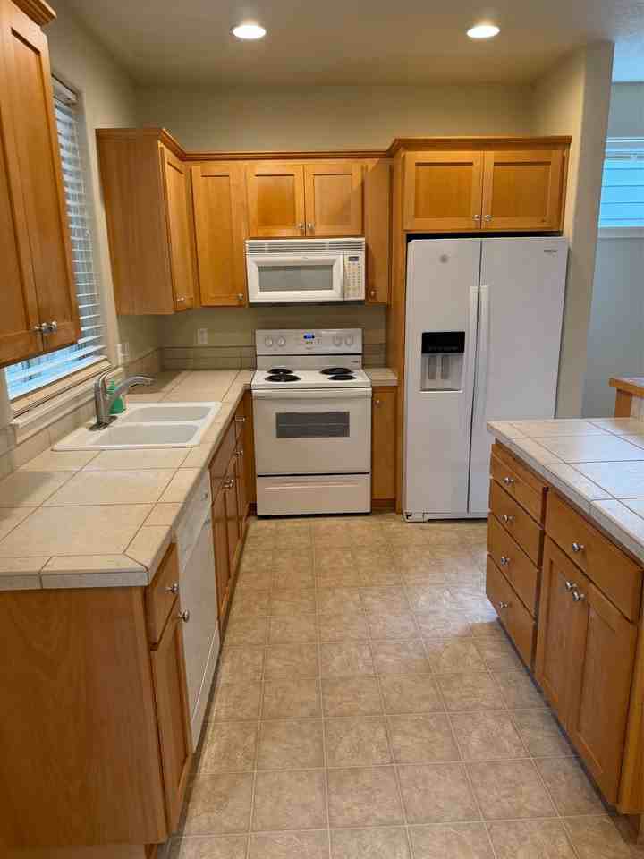 10722 Se 75th Ave #1 - Photo 4 of 17