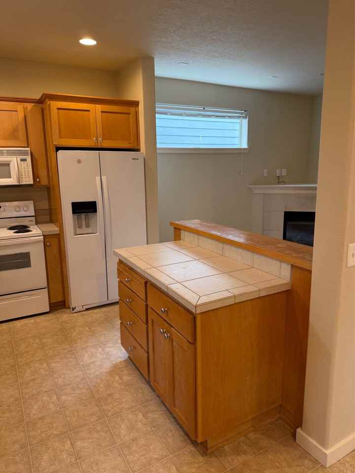 10722 Se 75th Ave #1 - Photo 5 of 17