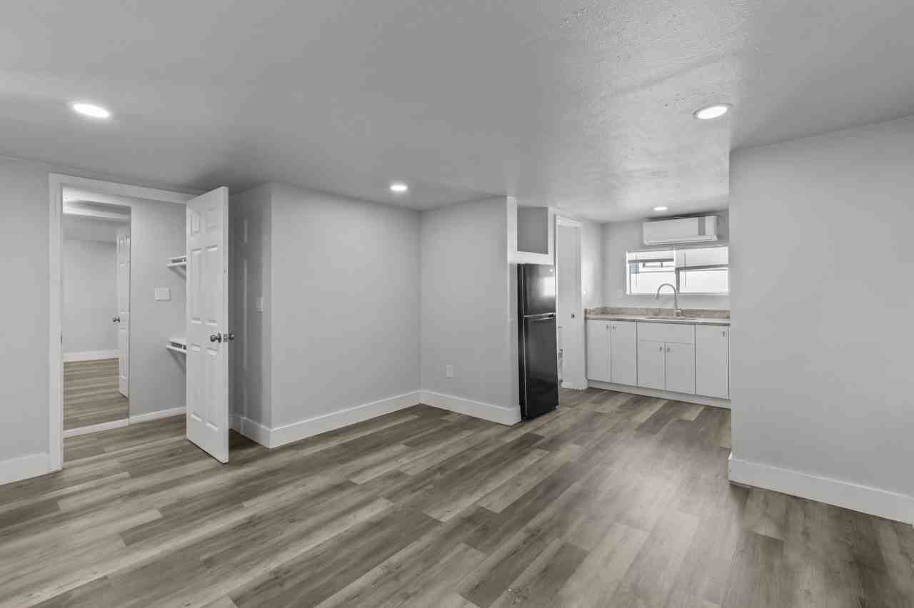 618 Sudderth Dr #B - Photo 4 of 16