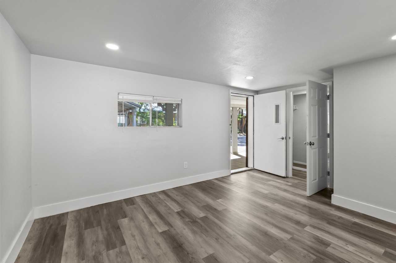 618 Sudderth Dr #B - Photo 5 of 16