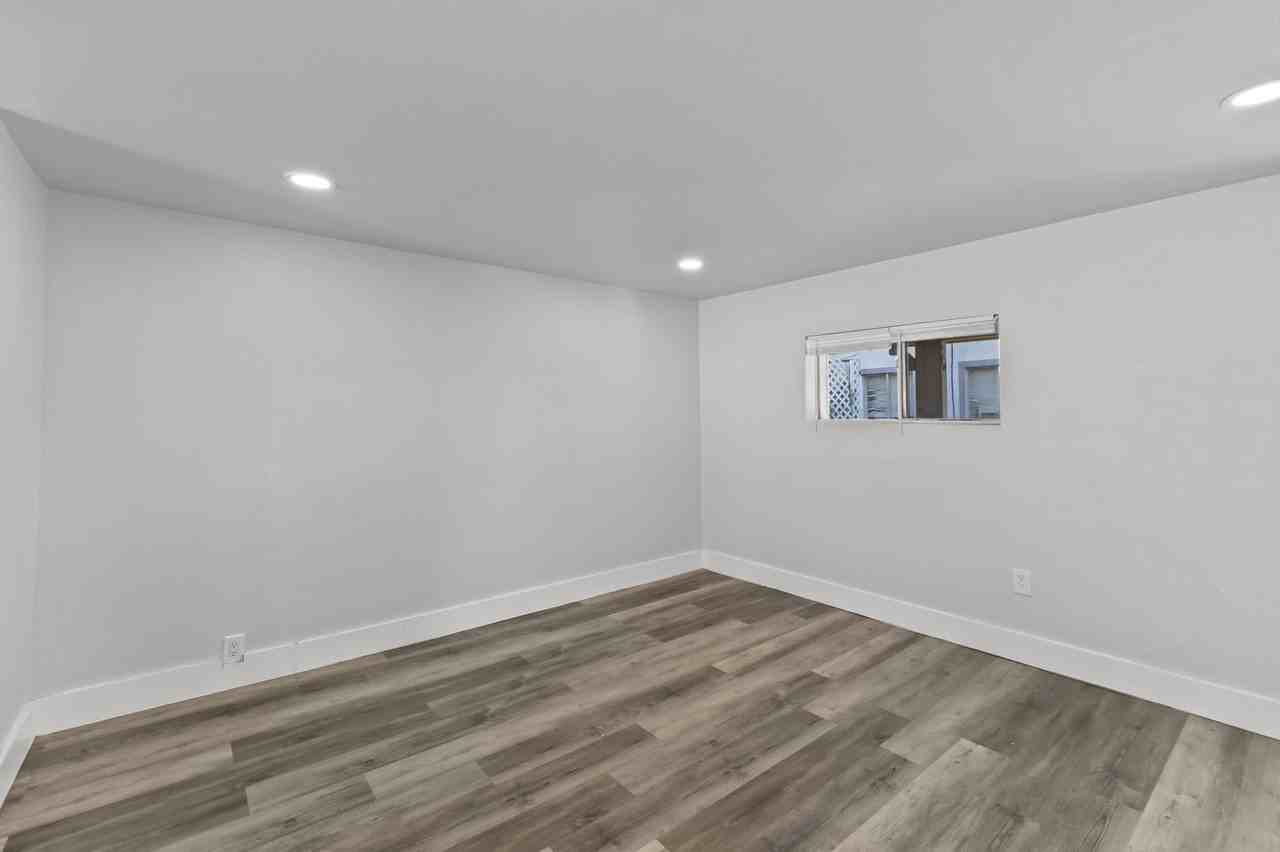 618 Sudderth Dr #B - Photo 6 of 16