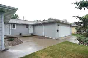 featured image of 208 Curtis Ave #208
