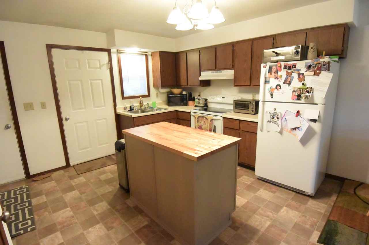 208 Curtis Ave #208 - Photo 4 of 10