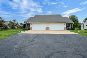 featured image of N1842 Lily Of The Valley Ct #1842