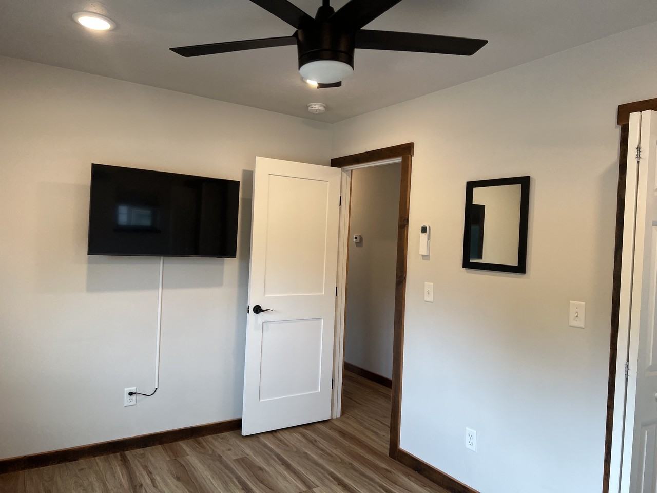877 S Grant St #1 - Photo 6 of 18
