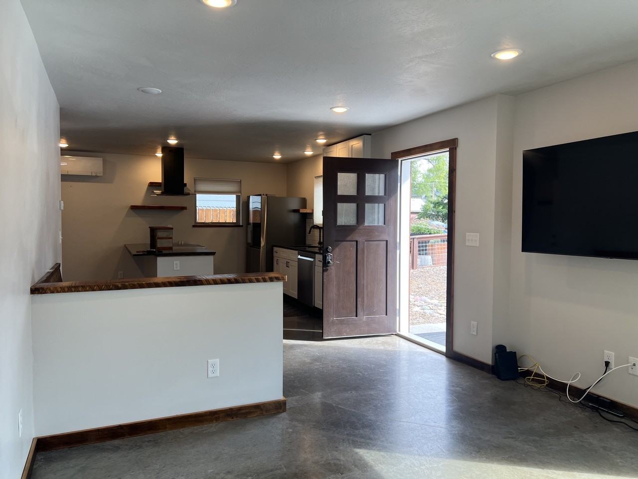 877 S Grant St #1 - Photo 6 of 27