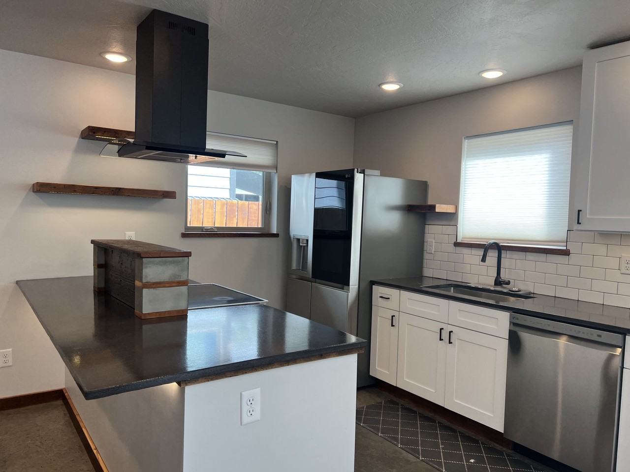 877 S Grant St #1 - Photo 4 of 27