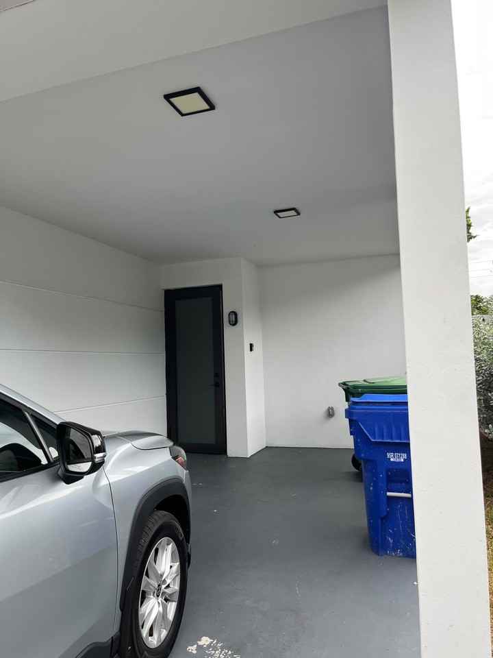 921 Nw 55th St #1 - Photo 4 of 16