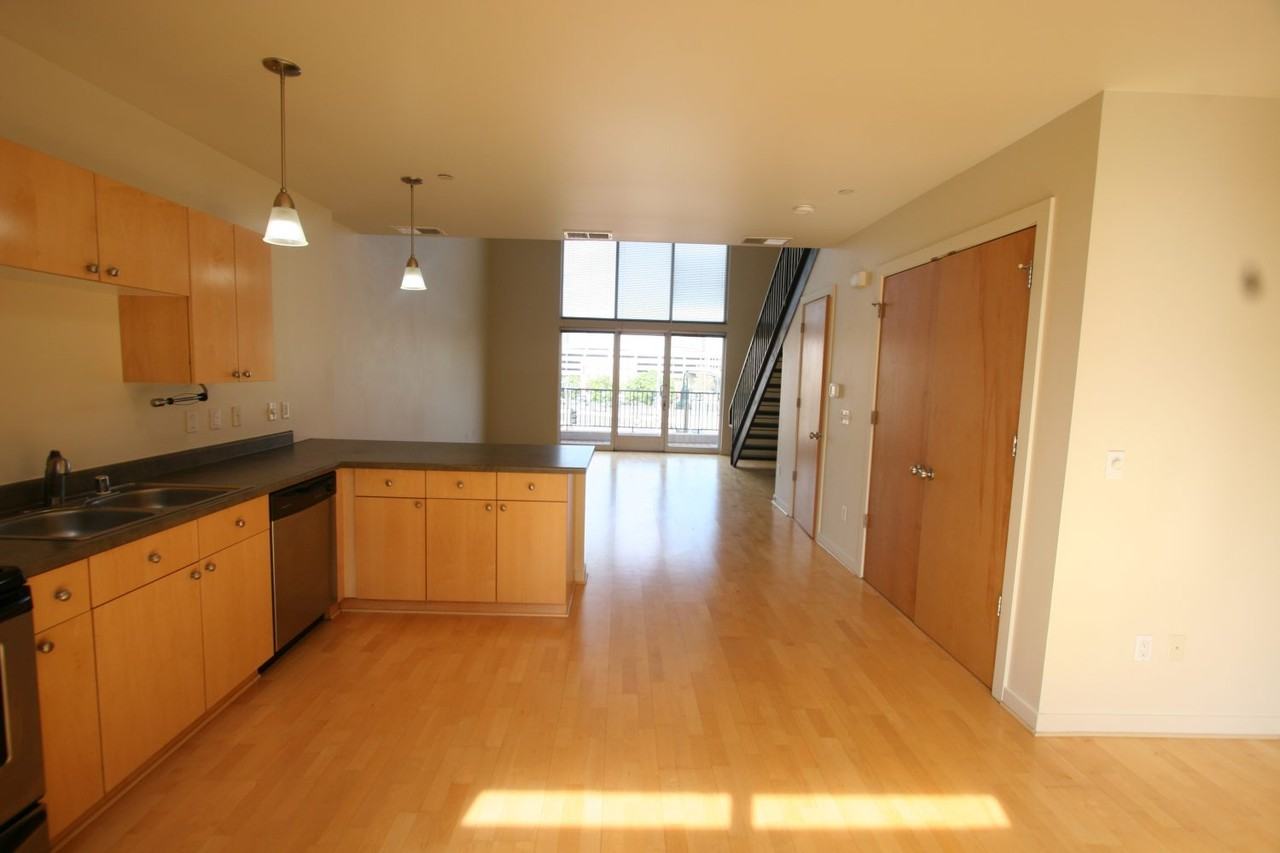 324 Broadway Blvd Ne #1 - Photo 2 of 14