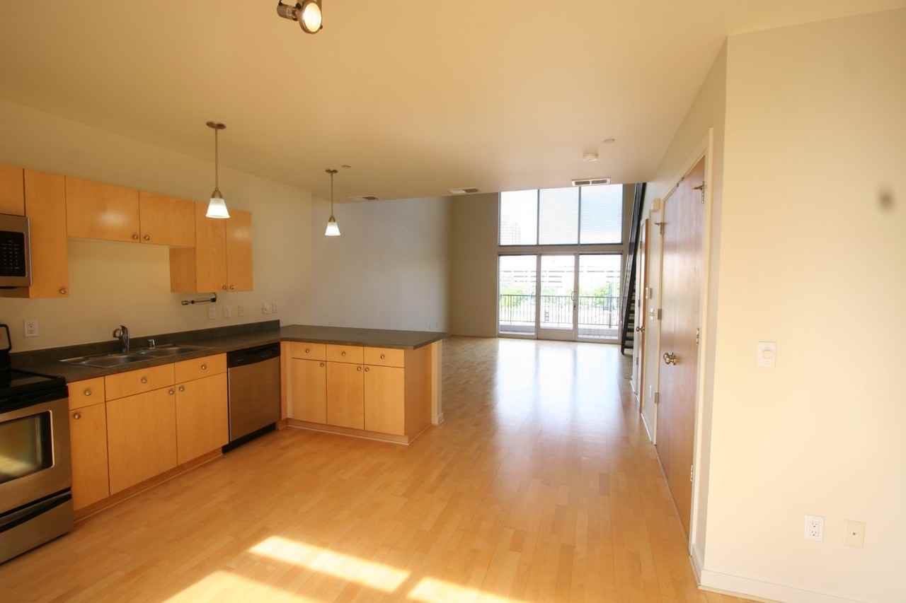 324 Broadway Blvd Ne #1 - Photo 4 of 14