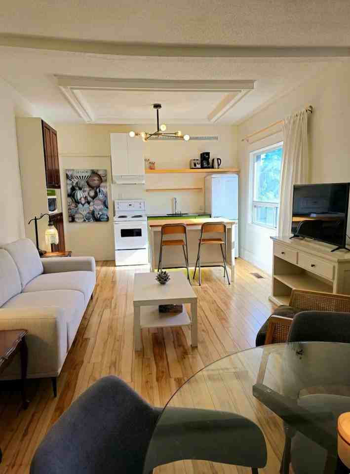 Meaford Avenue - Photo 3 of 12