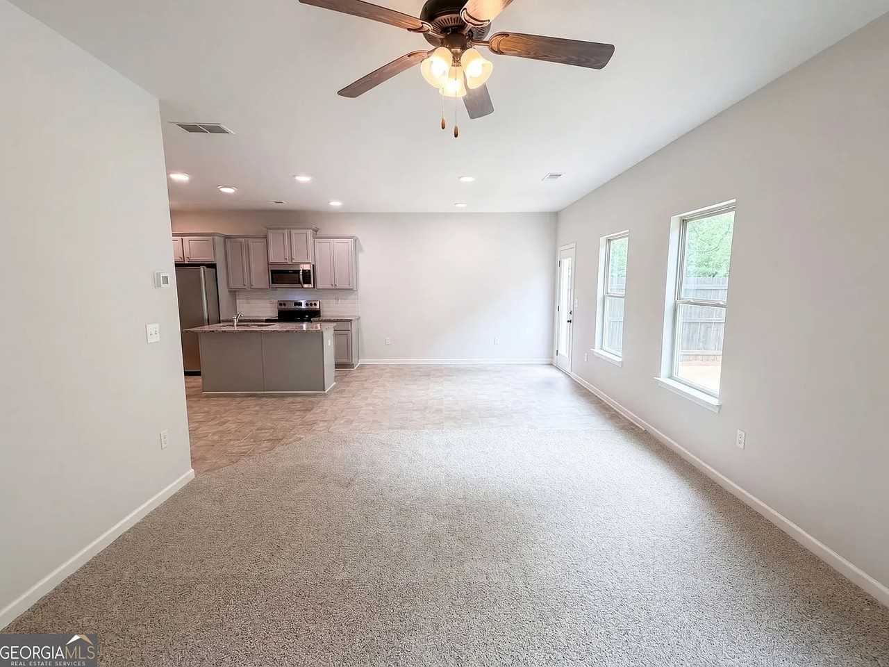 5053 Pioneer Parkway - Photo 4 of 14