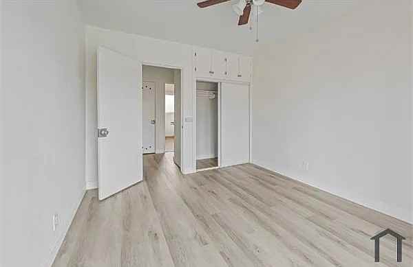 1327 N Laurel Ave - Photo 6 of 7