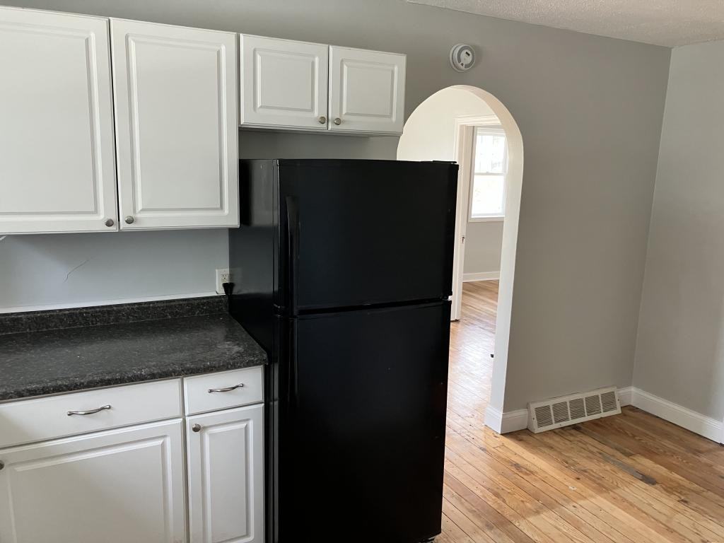 4138 Lake St - Photo 2 of 8
