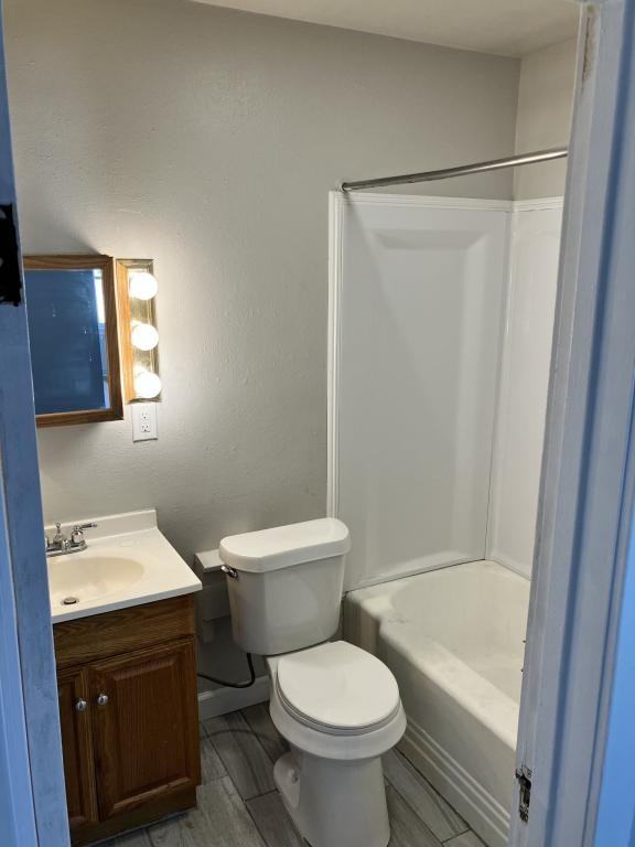 4138 Lake St - Photo 3 of 8