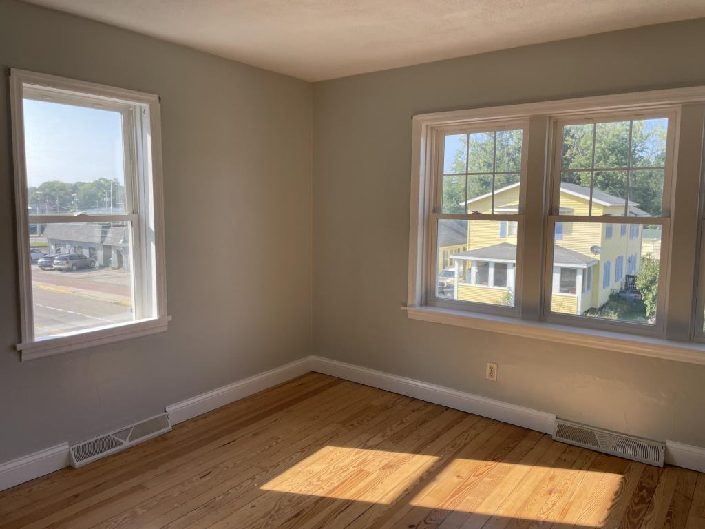 4138 Lake St - Photo 5 of 8