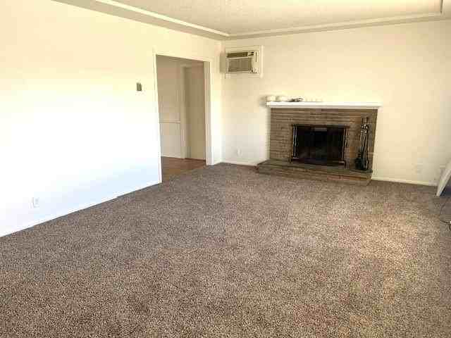 40537 Mulberry Dr - Photo 2 of 15