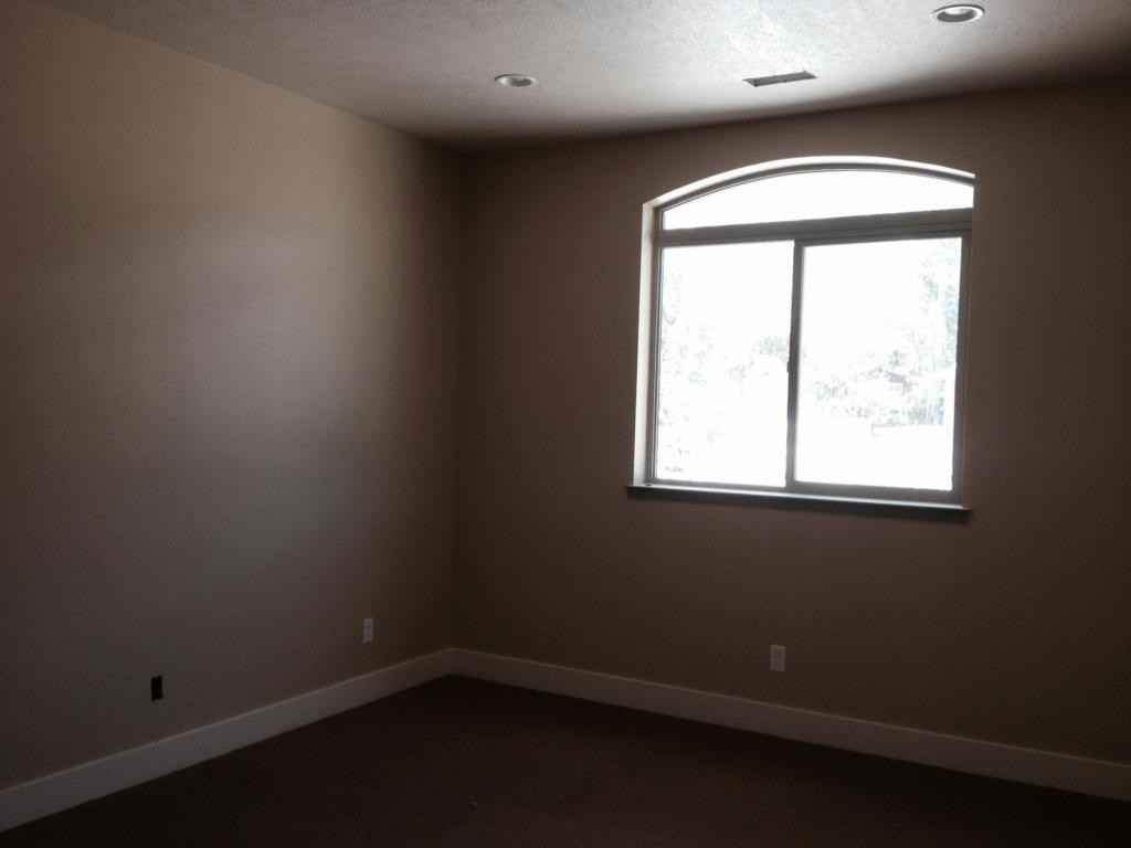 641 S 350 E - Photo 5 of 13