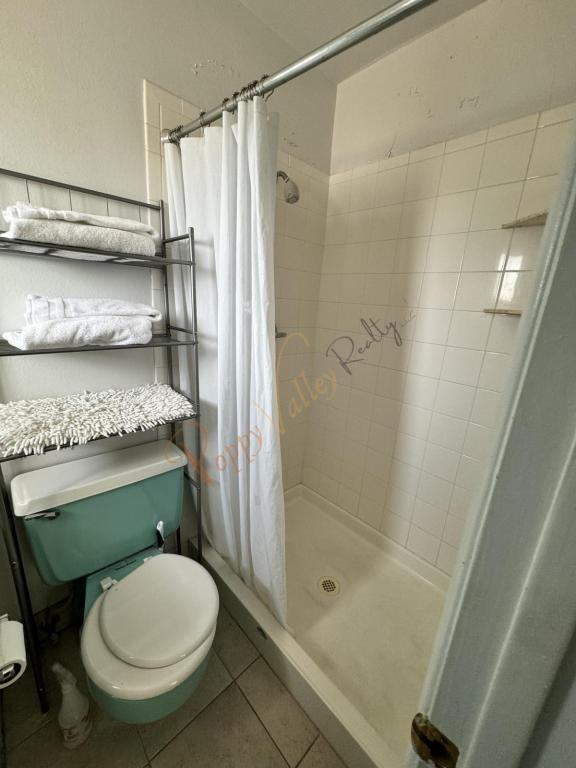 519 Hall St Unit 2 - Photo 2 of 7