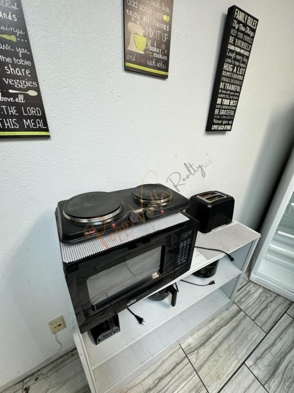 519 Hall St Unit 2 - Photo 6 of 7